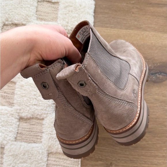 Timberland Courmayeur Valley Chelsea Boots in Taupe - Picture 8 of 8